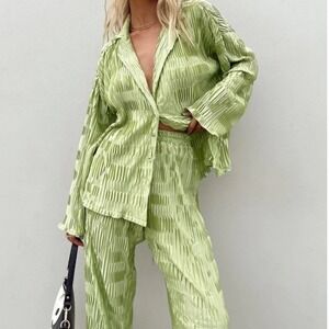 Princess Polly Silky Lime Green Textured Oversized Pleated Crinkle Set Size US 2